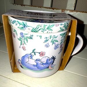 New Disney Eyeore W/ Flowers 16 oz Coffee Cup/ Mug With Lid Coaster‎ Viral Mug